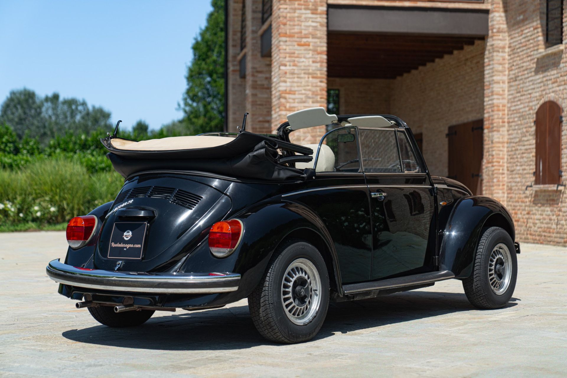 1975 VOLKSWAGEN MAGGIOLONE CABRIOLET 1303