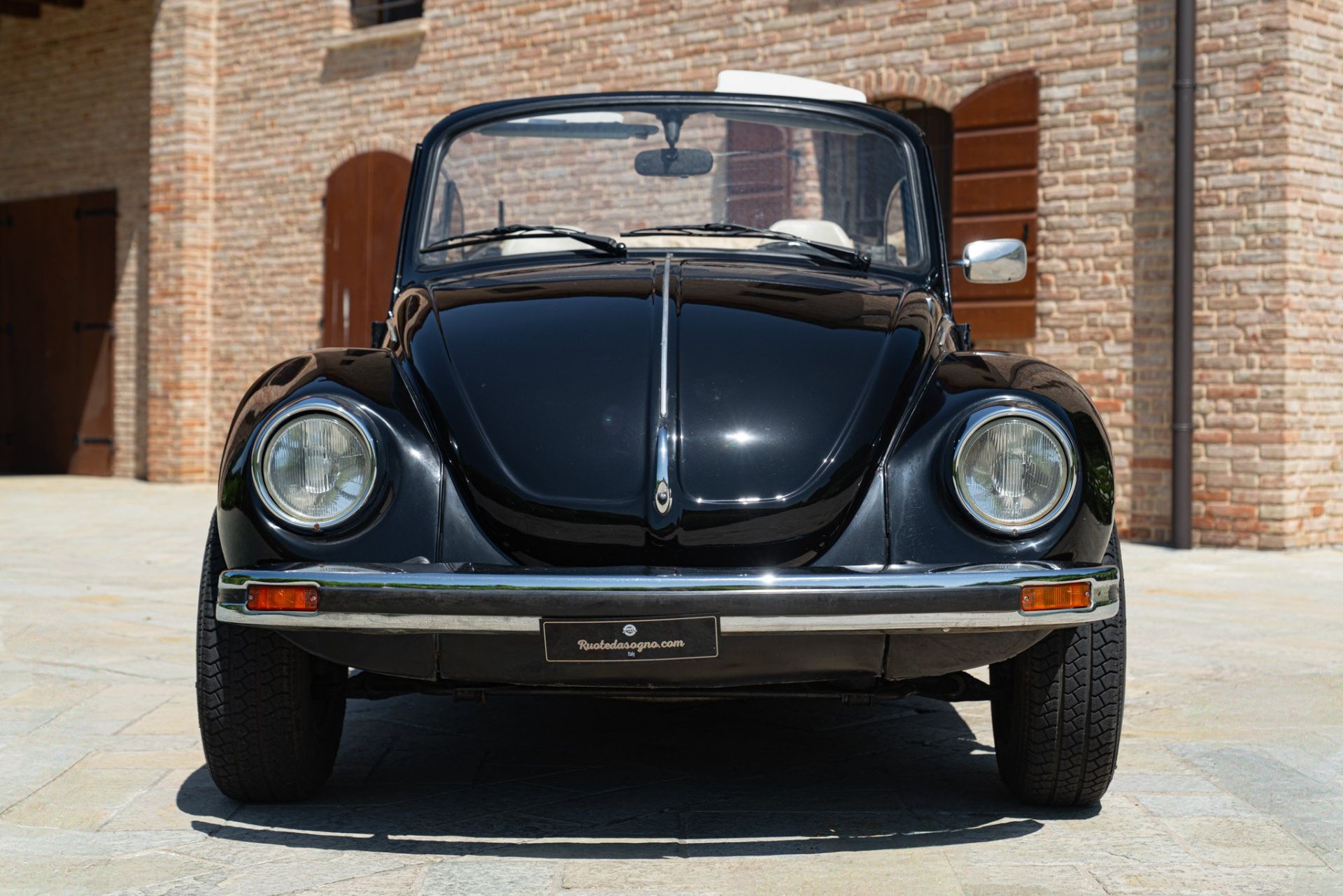 1975 VOLKSWAGEN MAGGIOLONE CABRIOLET 1303