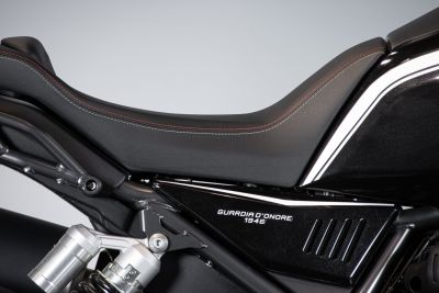 2022 MOTO GUZZI V85 TT GUARDIA D’ONORE 1946