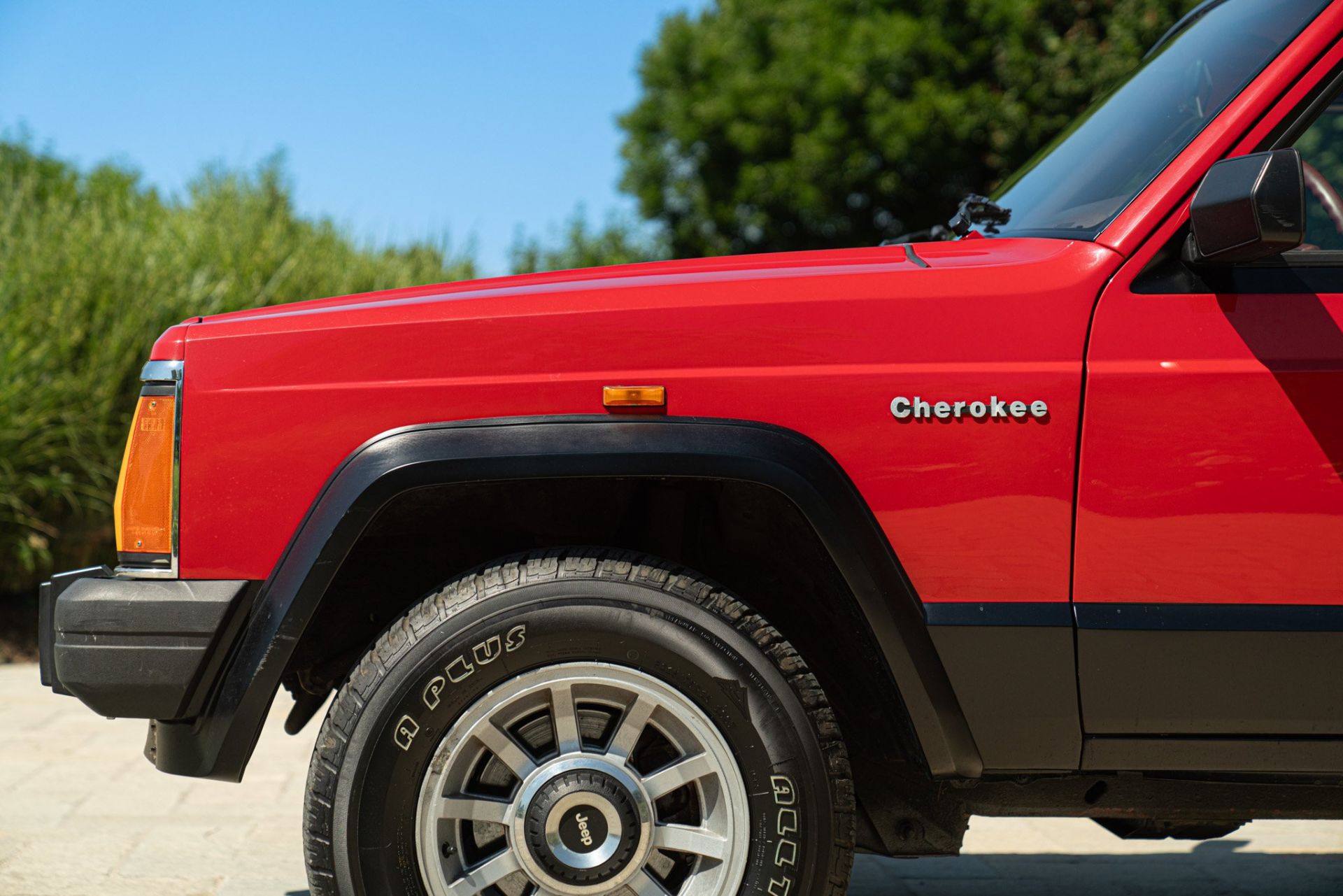 1985 JEEP CHEROKEE 2.8 V6