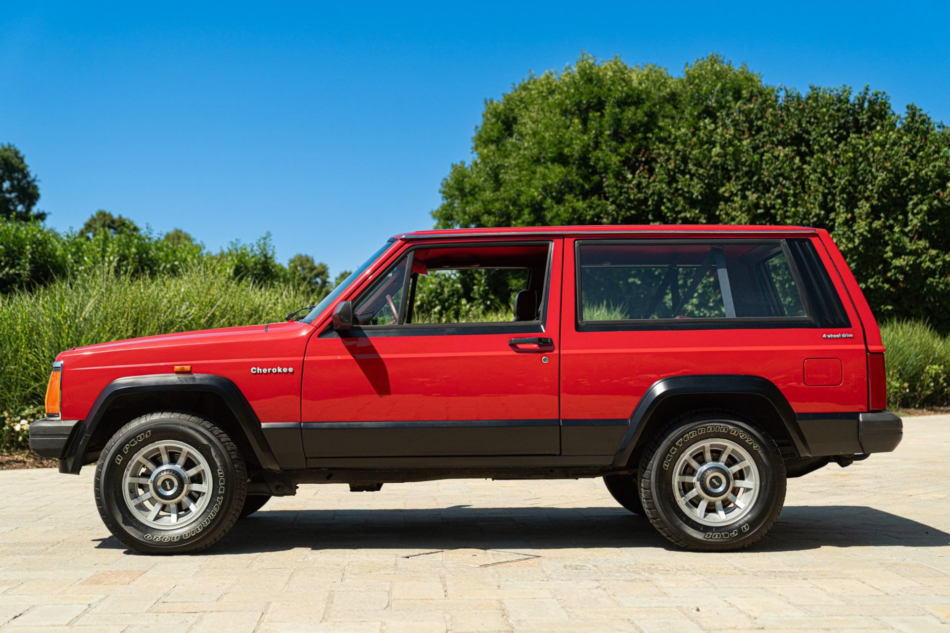 1985 JEEP CHEROKEE 2.8 V6