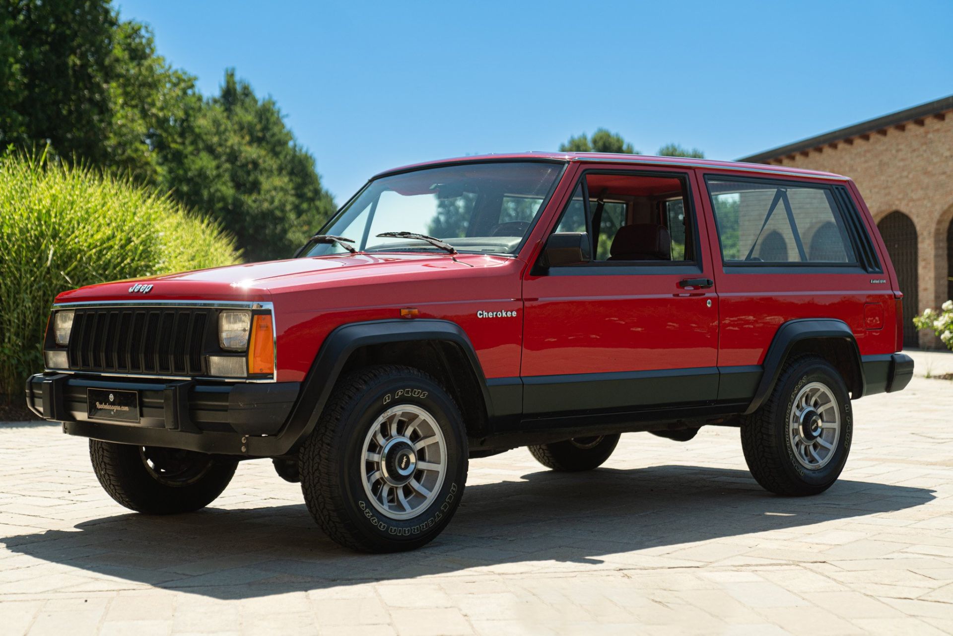 1985 JEEP CHEROKEE 2.8 V6