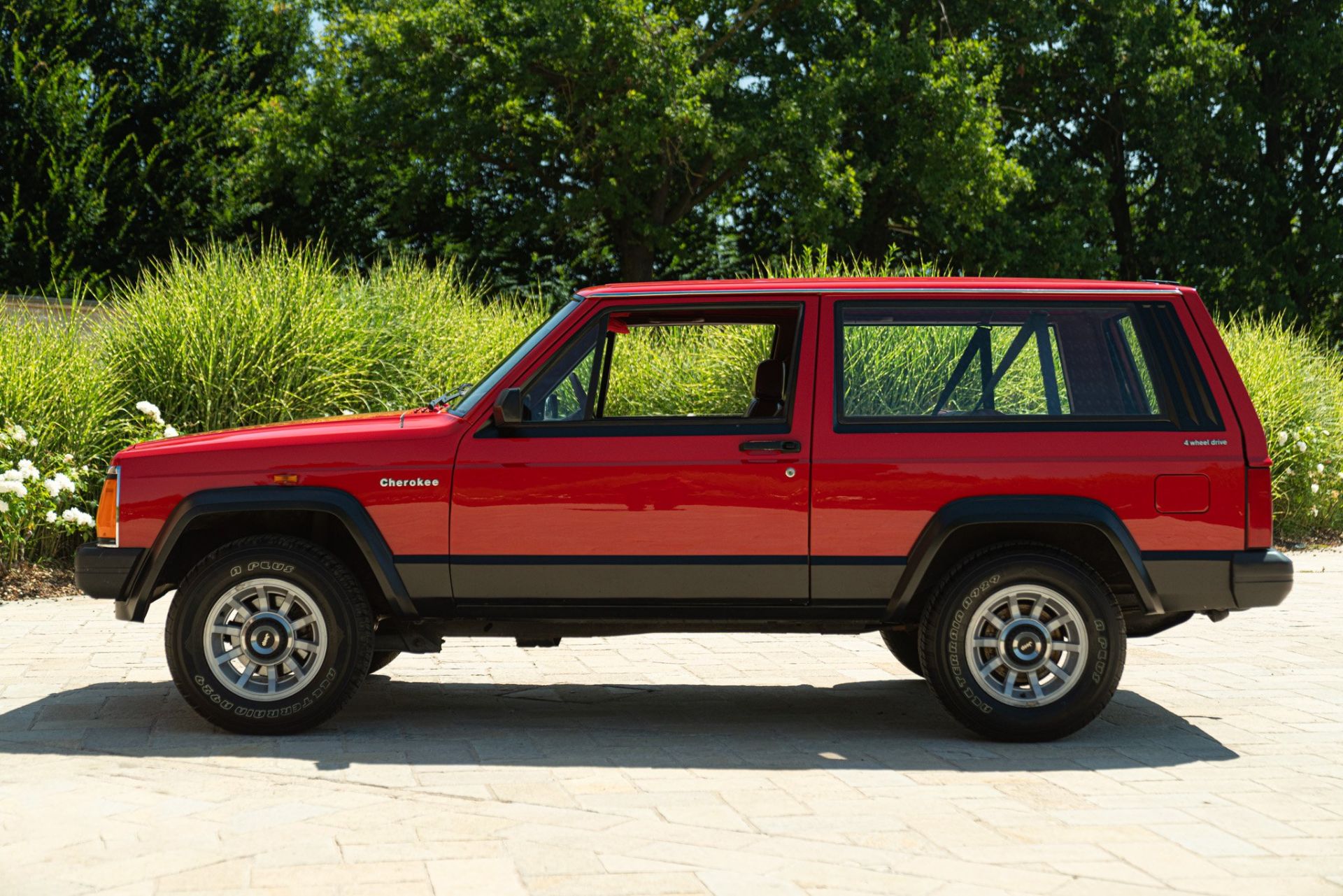 1985 JEEP CHEROKEE 2.8 V6