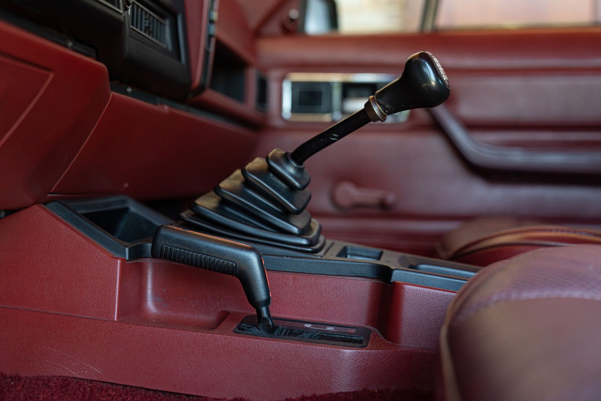 1985 JEEP CHEROKEE 2.8 V6