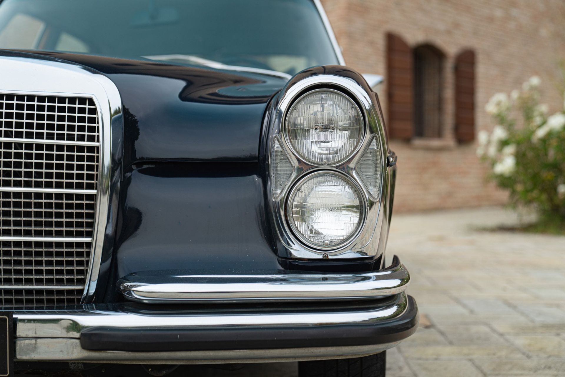 1973 MERCEDES -BENZ 300 SEL 3.5