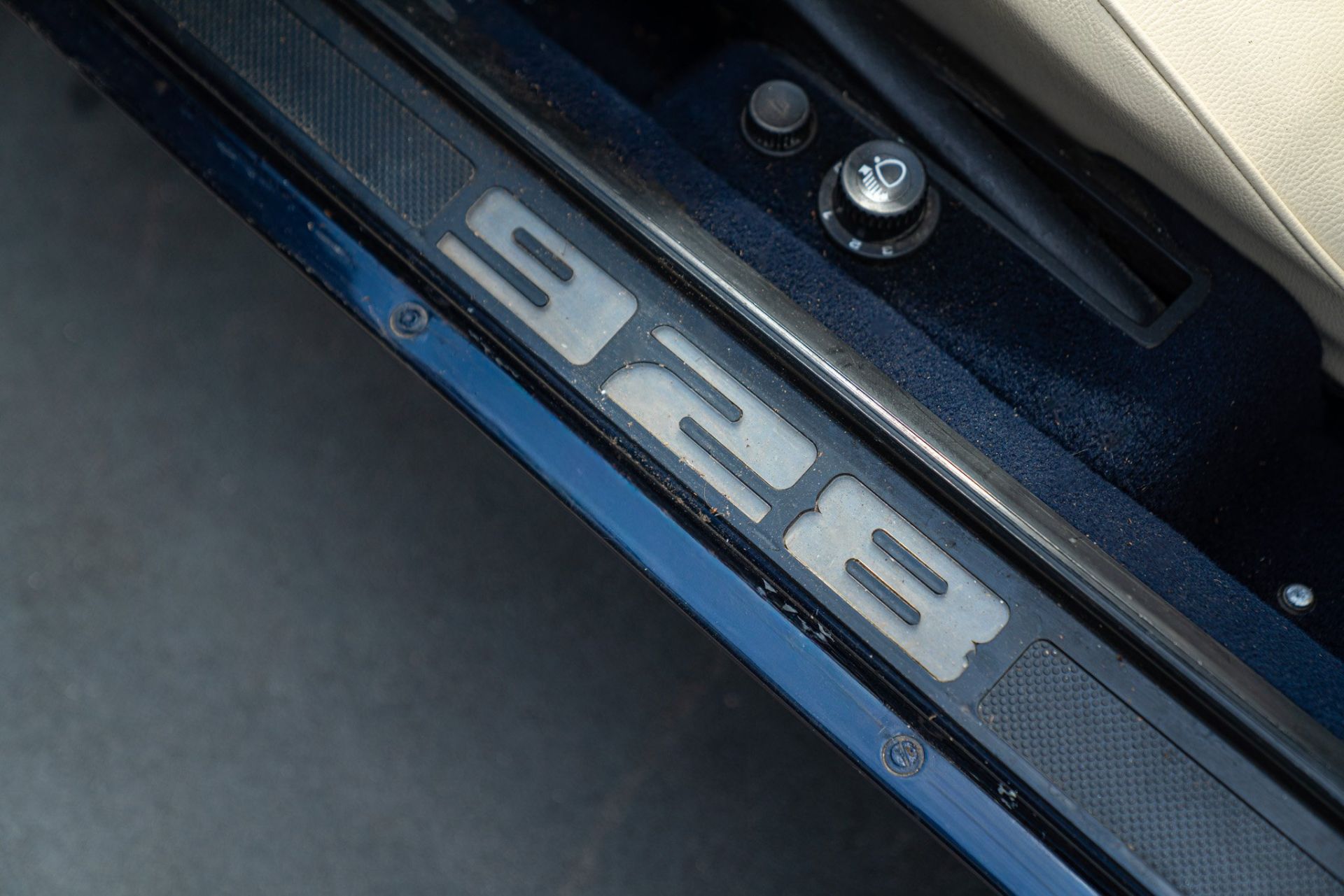 1981 PORSCHE 928