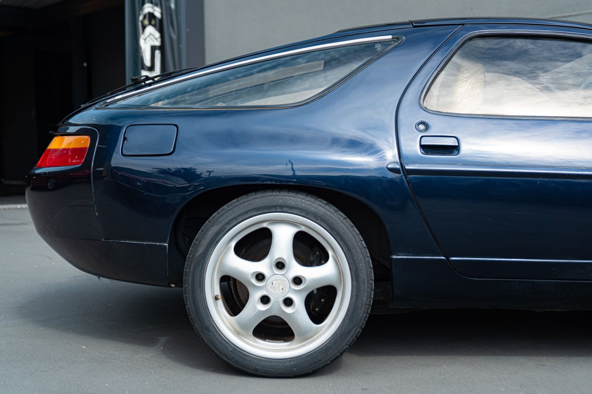 1981 PORSCHE 928