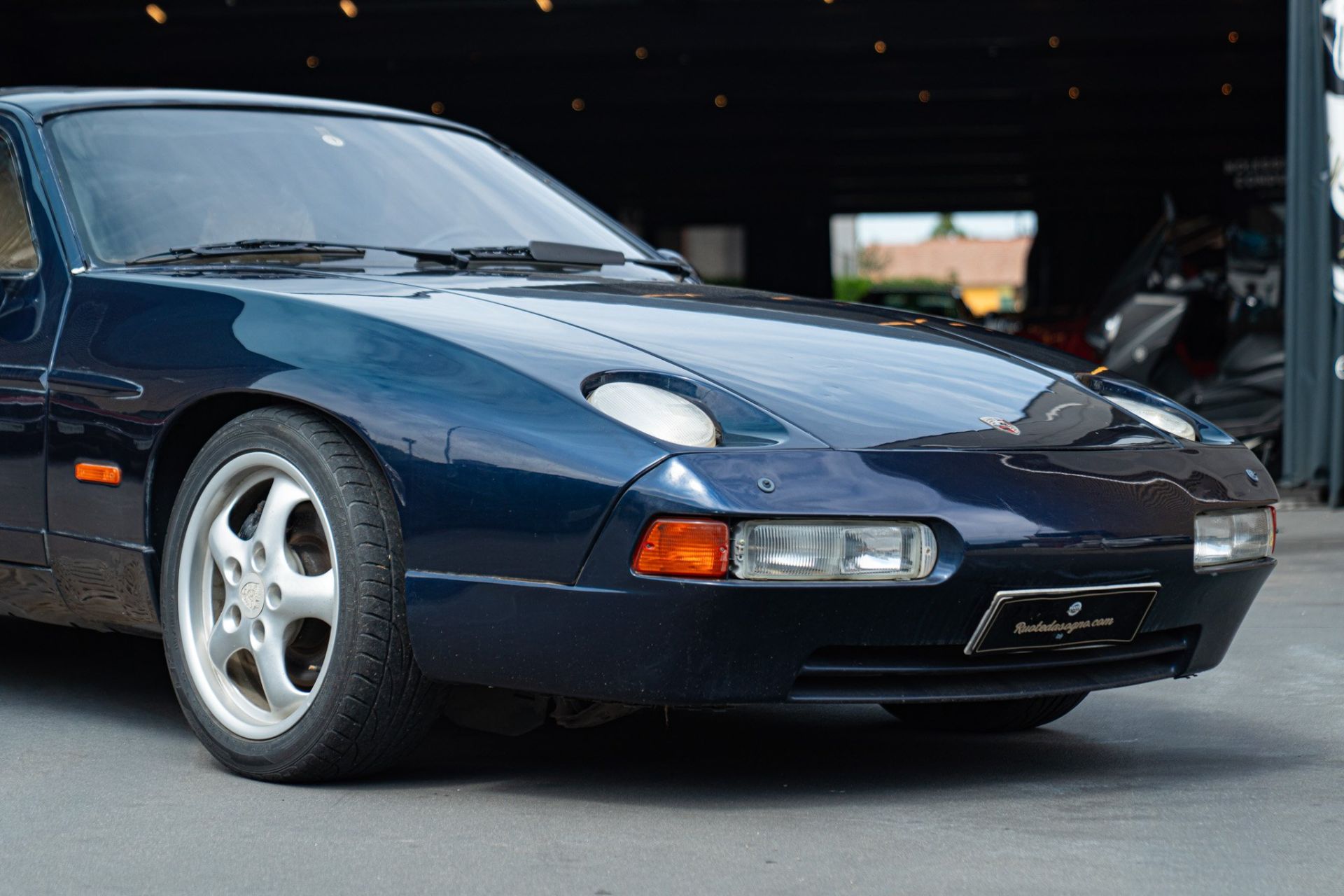 1981 PORSCHE 928