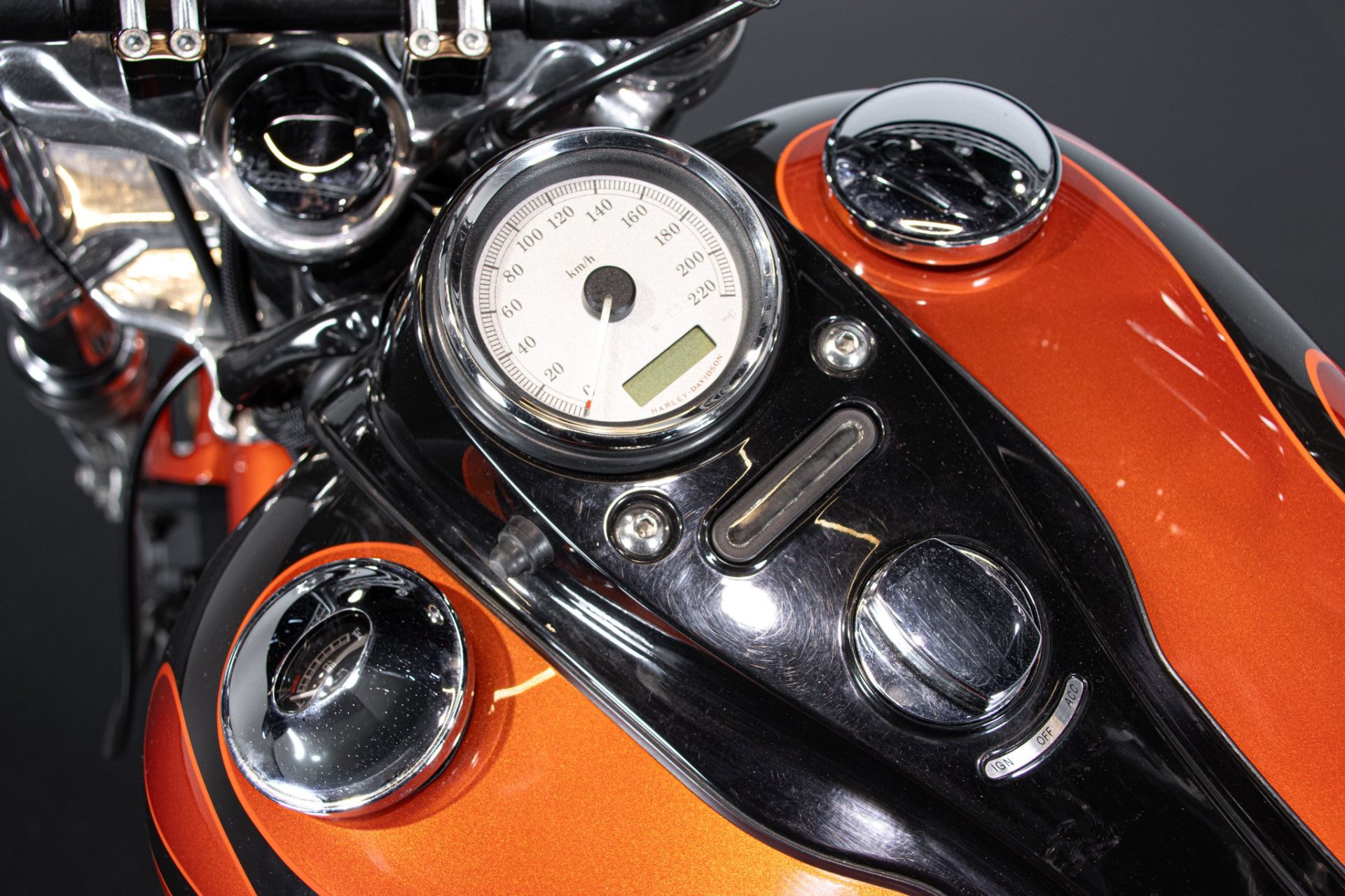 2010 HARLEY DAVIDSON DYNA WYDE GLIDE