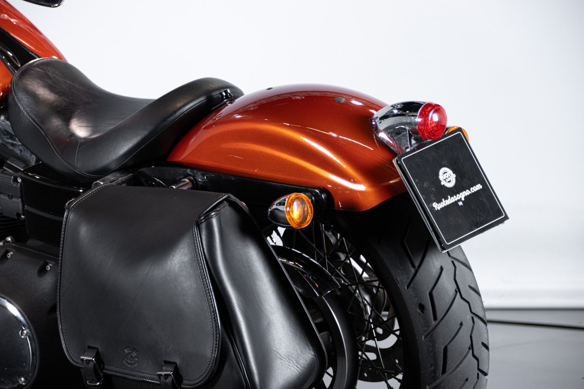2010 HARLEY DAVIDSON DYNA WYDE GLIDE
