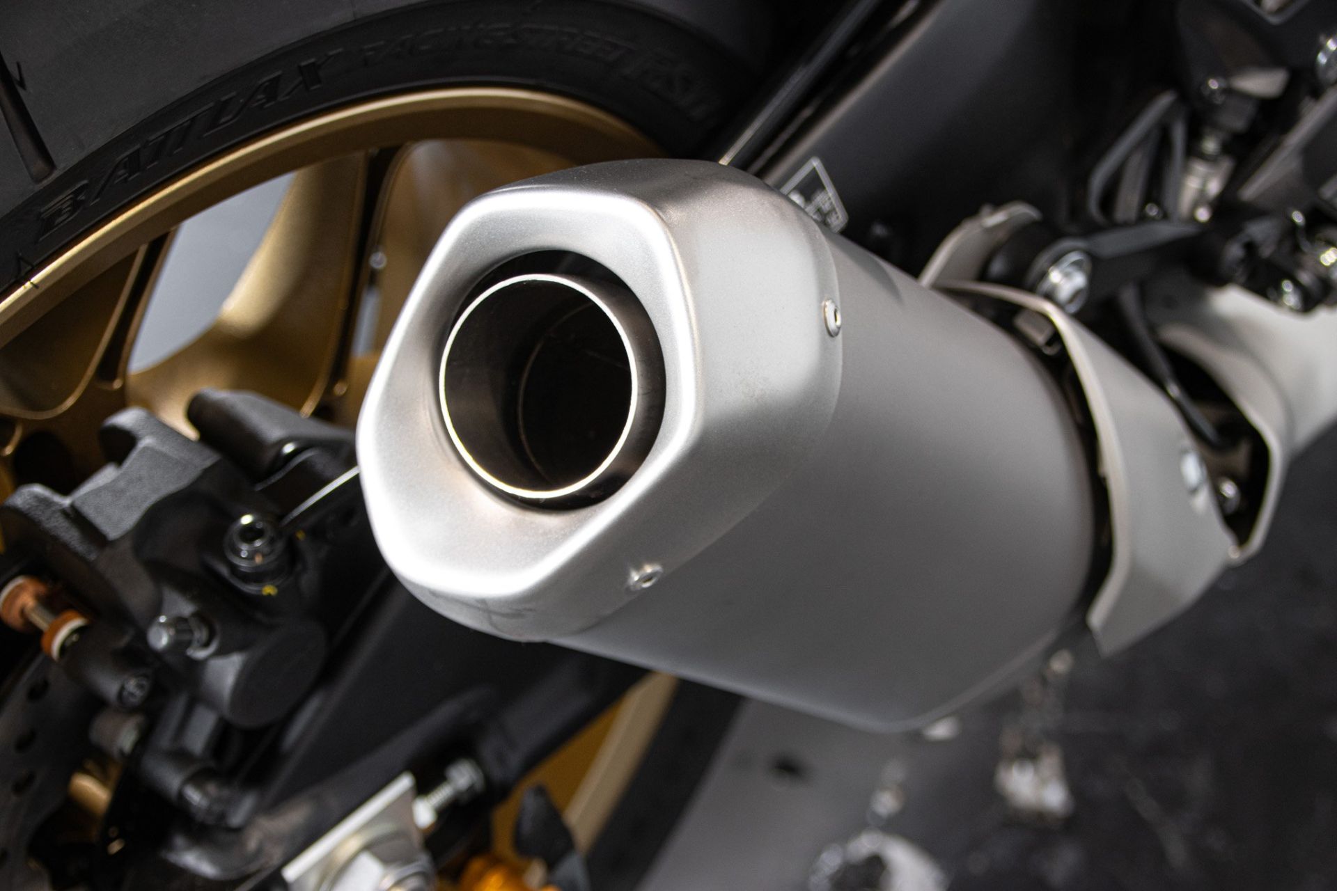2023 YAMAHA R1 60°th ANNIVERSARIO