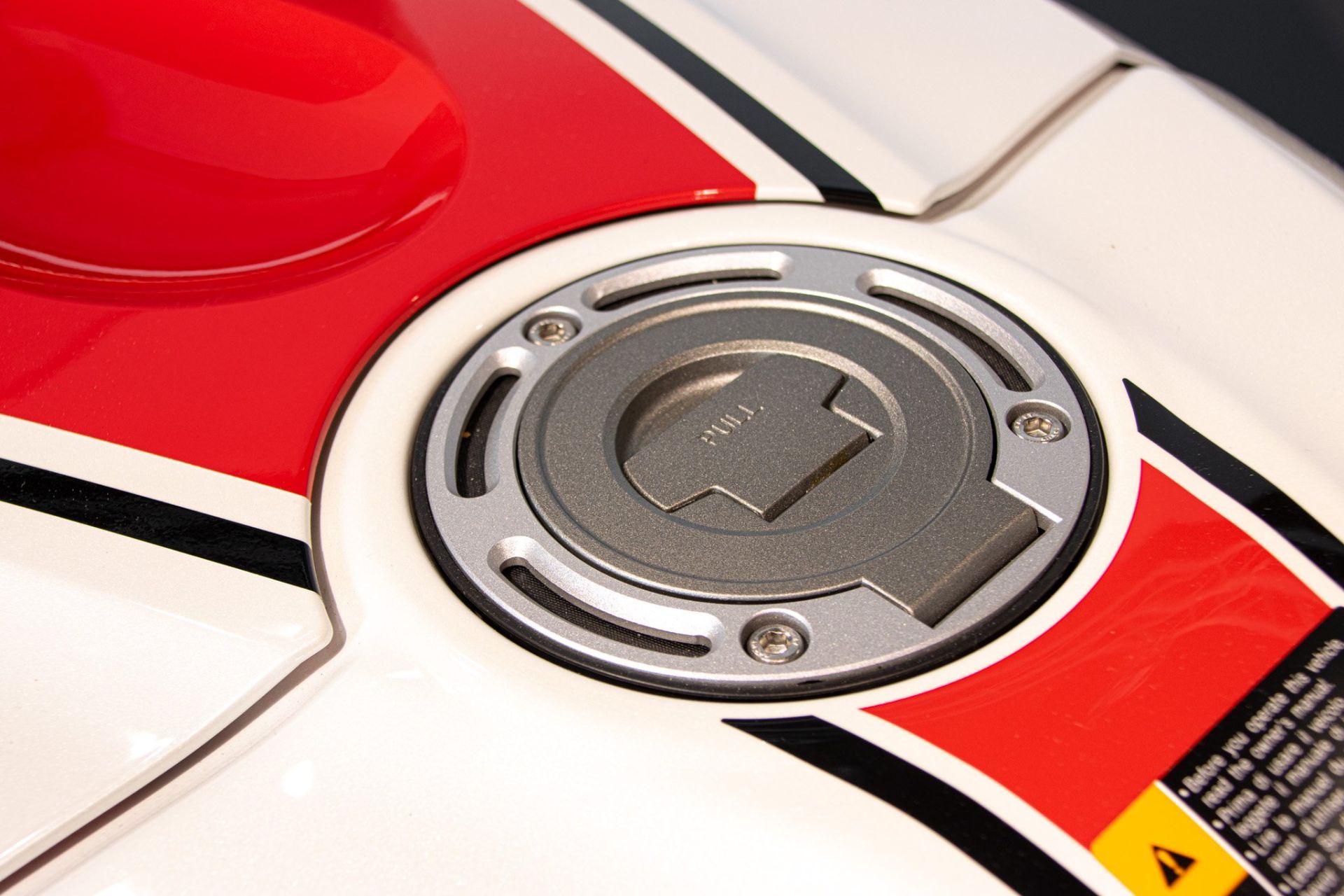 2023 YAMAHA R1 60°th ANNIVERSARIO