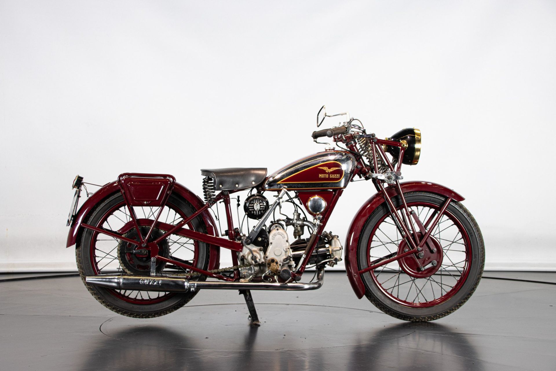 1937 MOTO GUZZI P175