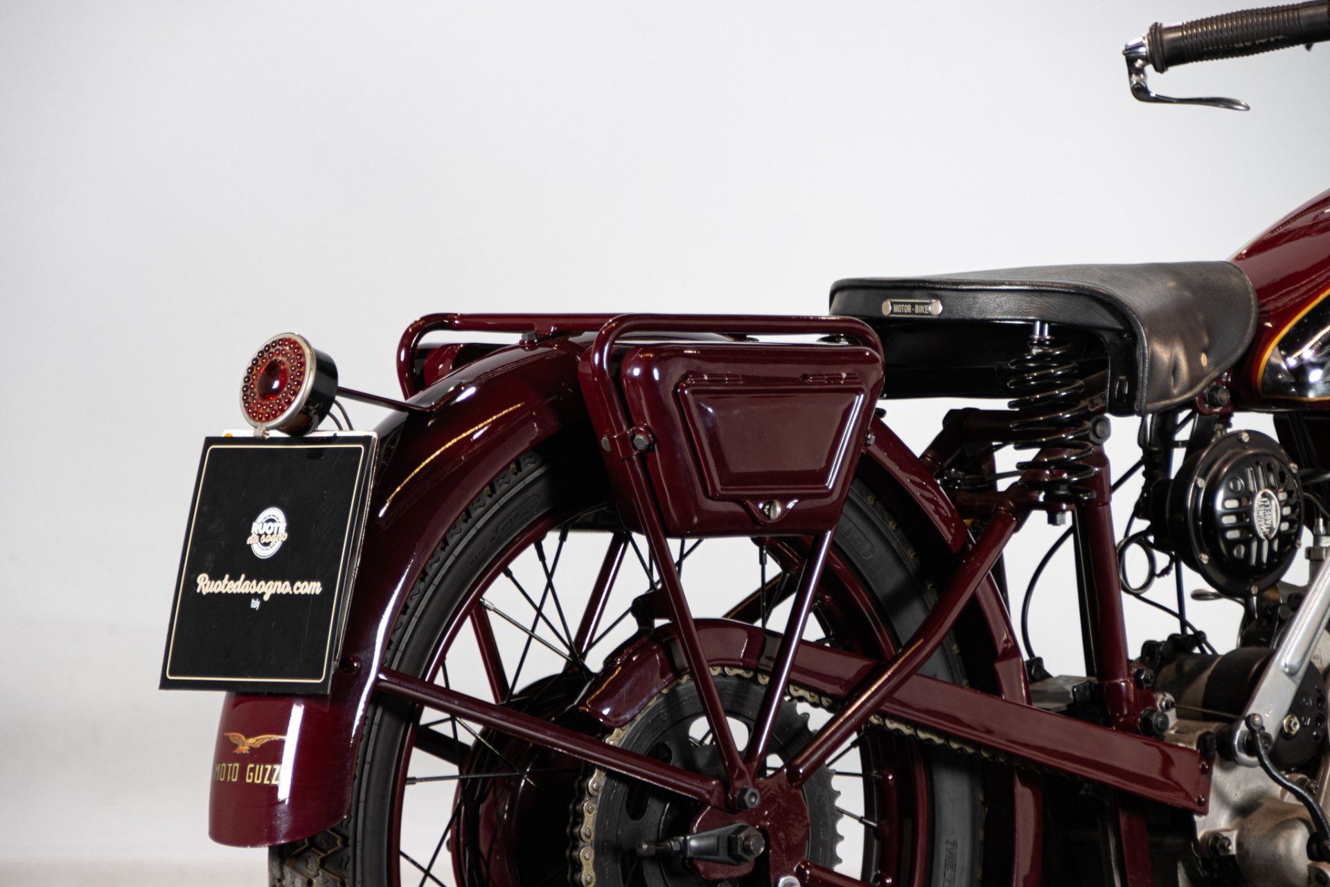 1937 MOTO GUZZI P175