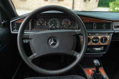 1991 MERCEDES-BENZ 190 E 1.8