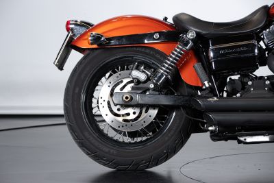2010 HARLEY DAVIDSON DYNA WYDE GLIDE