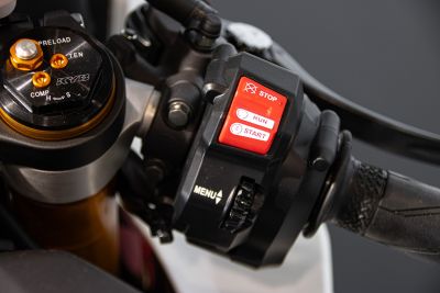 2023 YAMAHA R1 60°th ANNIVERSARIO