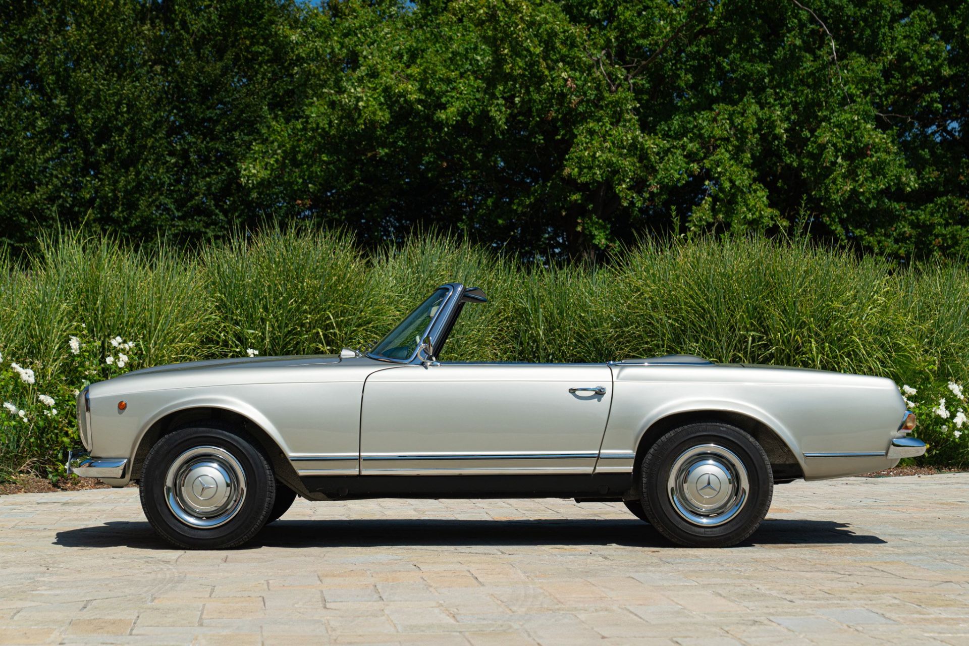 1965 MERCEDES-BENZ 230 SL