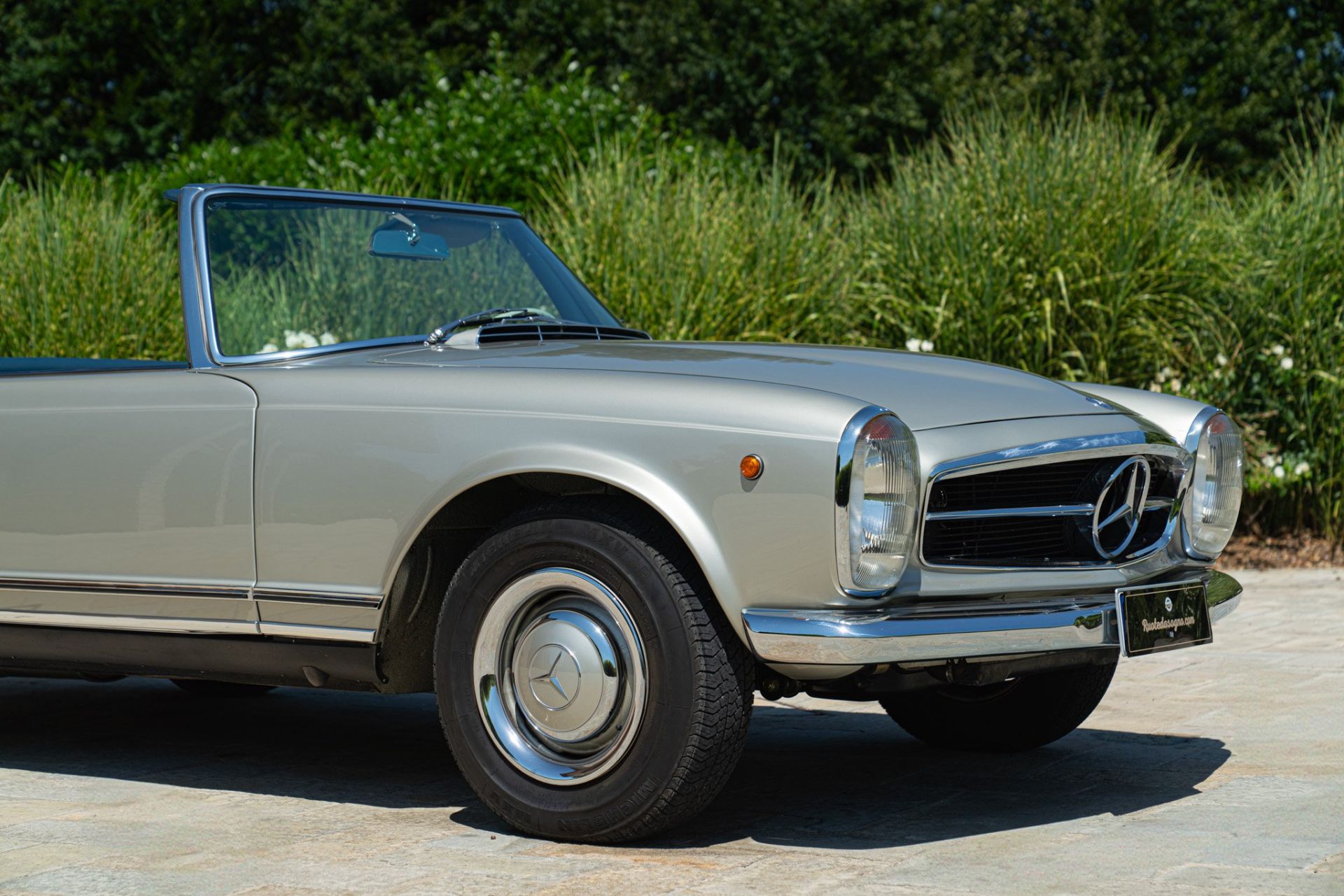 1965 MERCEDES-BENZ 230 SL