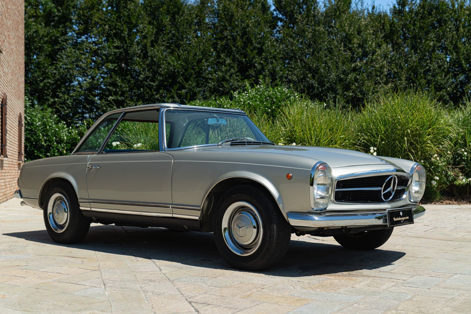 1965 MERCEDES-BENZ 230 SL