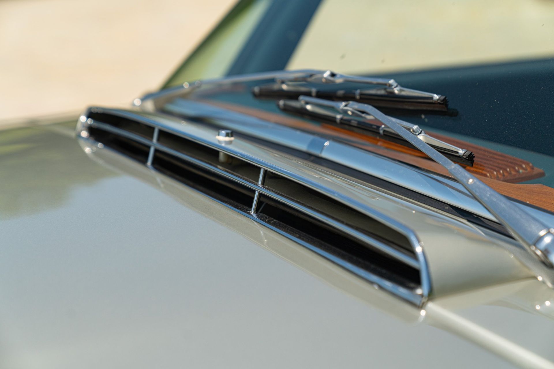 1965 MERCEDES-BENZ 230 SL
