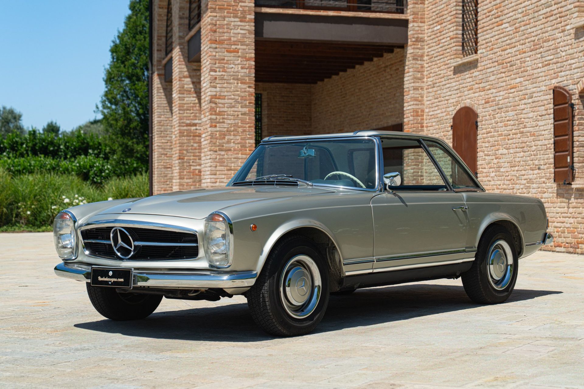 1965 MERCEDES-BENZ 230 SL
