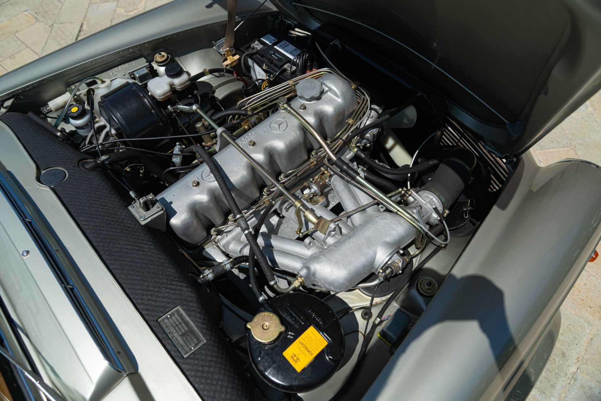 1965 MERCEDES-BENZ 230 SL