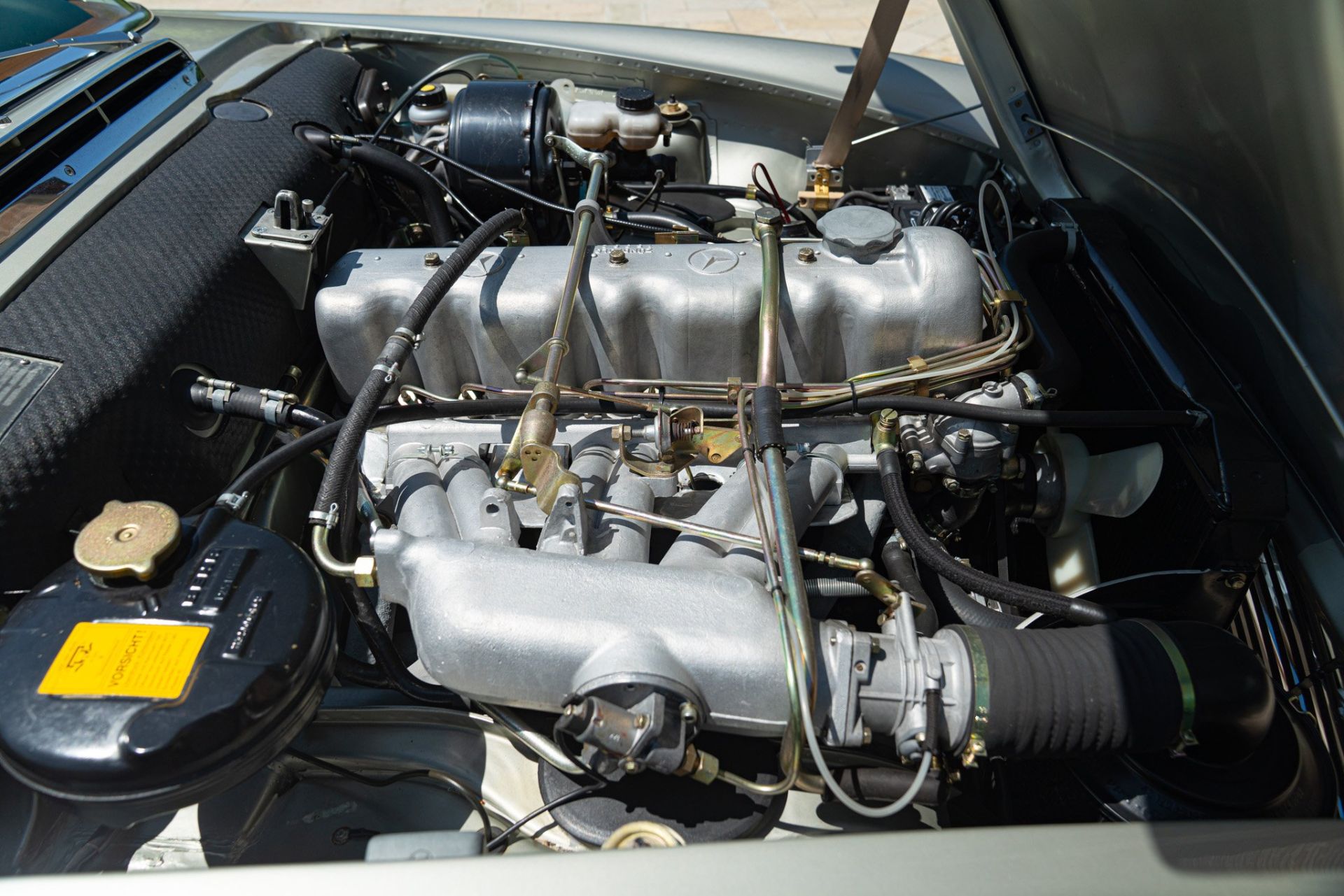 1965 MERCEDES-BENZ 230 SL