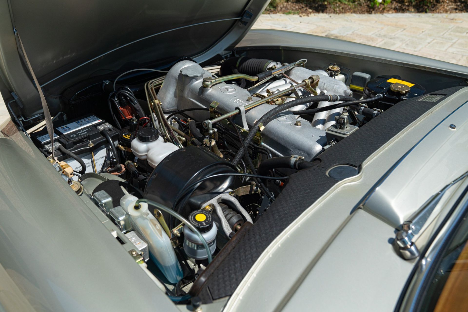 1965 MERCEDES-BENZ 230 SL