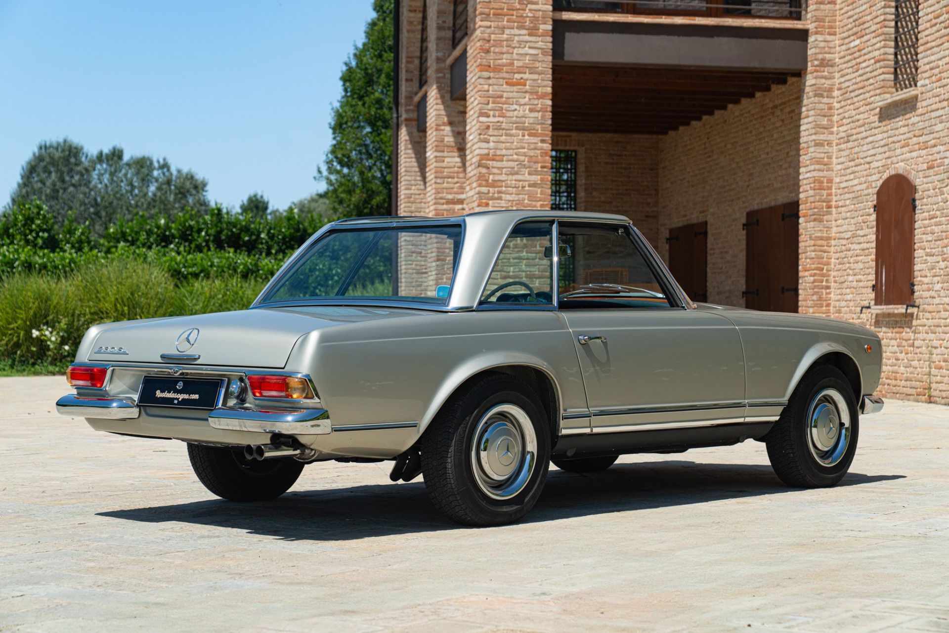 1965 MERCEDES-BENZ 230 SL