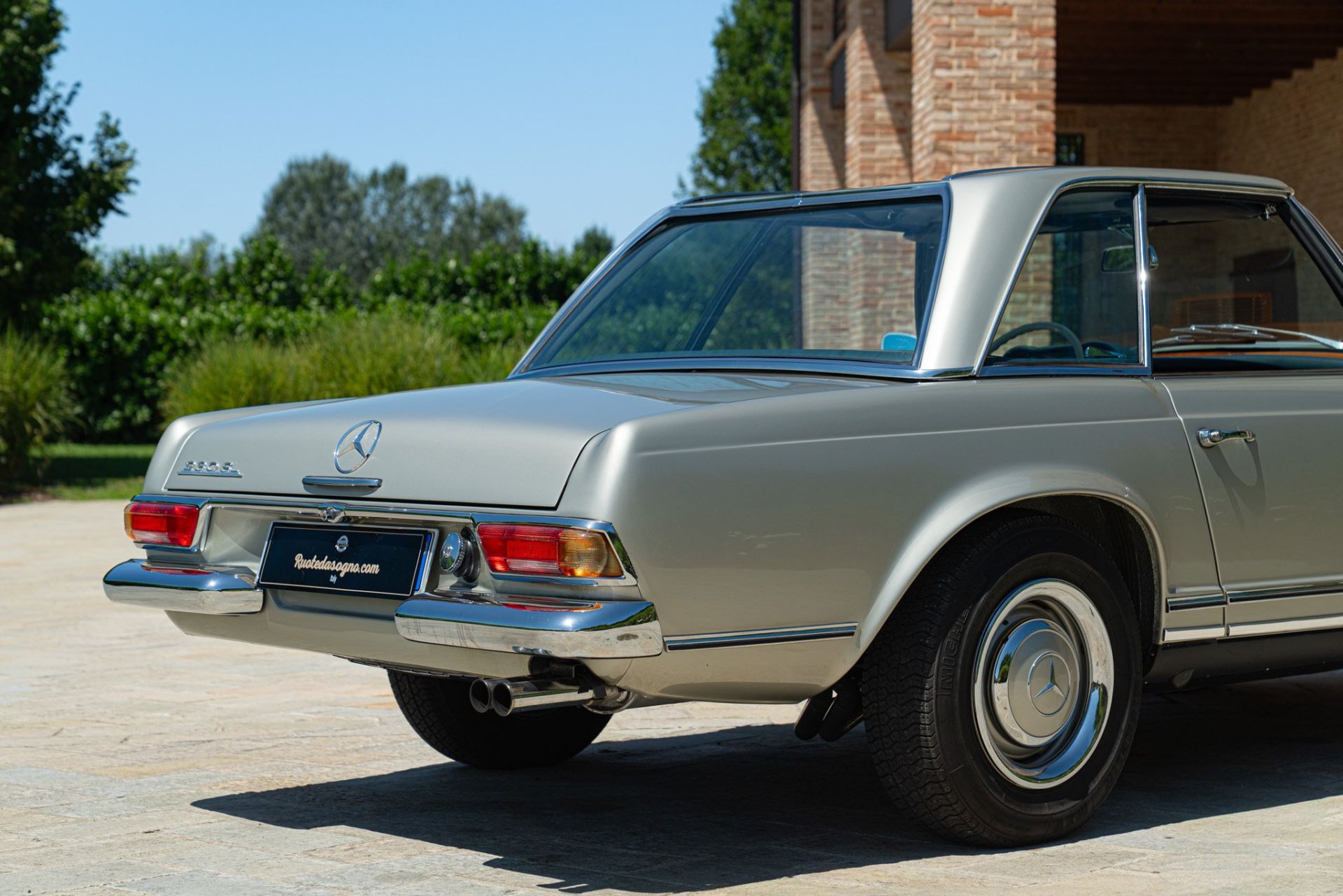 1965 MERCEDES-BENZ 230 SL