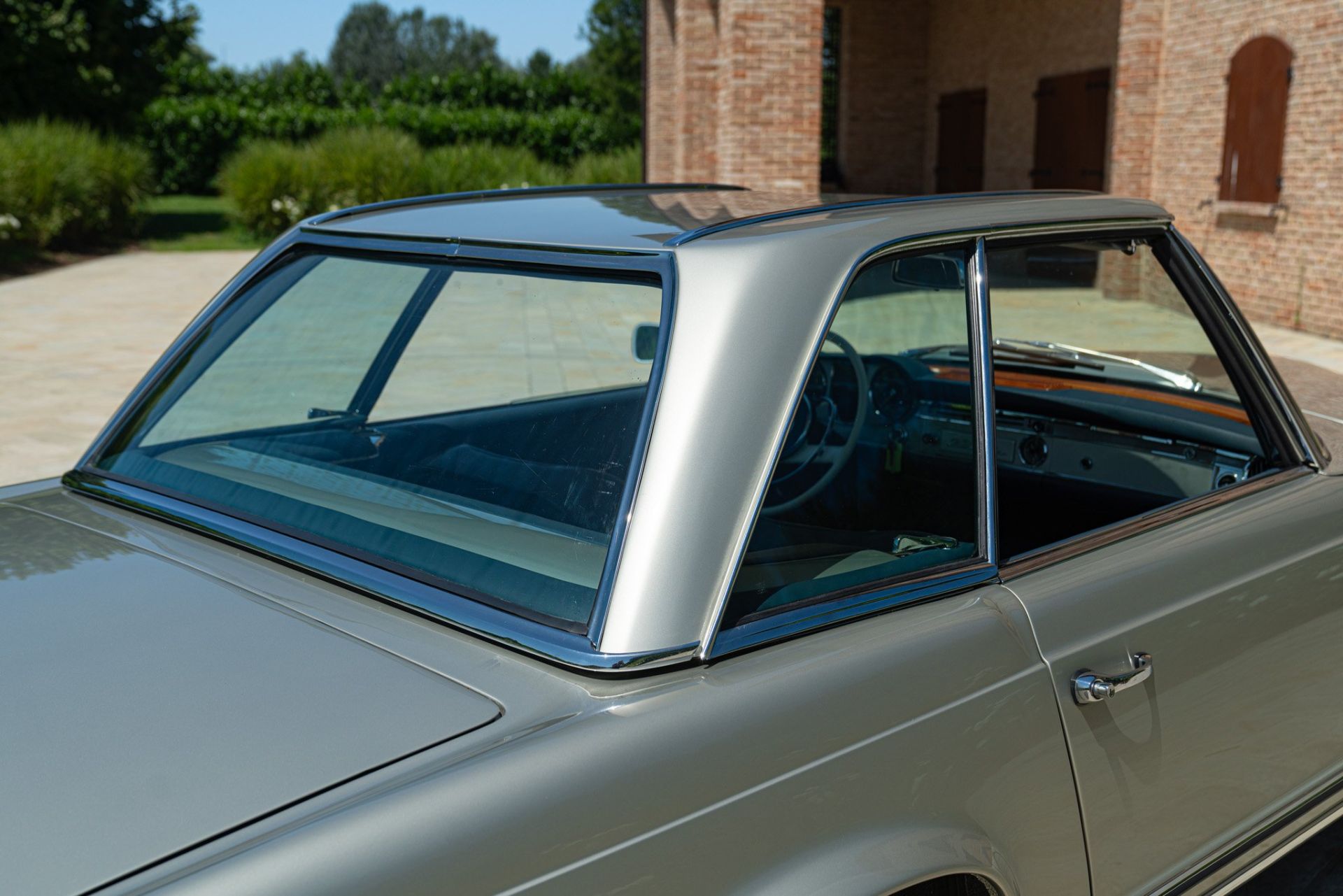 1965 MERCEDES-BENZ 230 SL