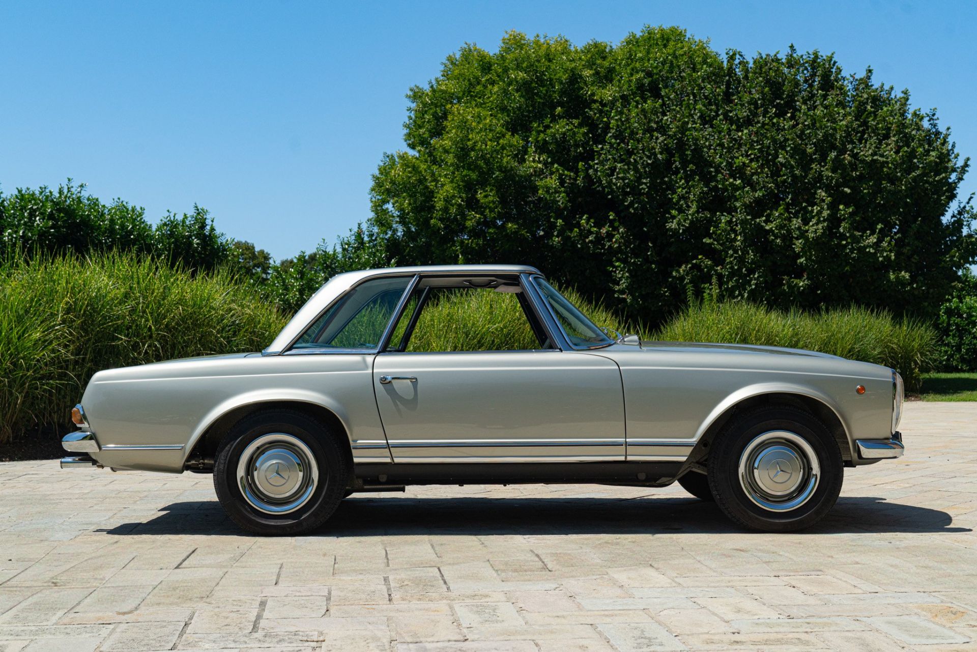 1965 MERCEDES-BENZ 230 SL