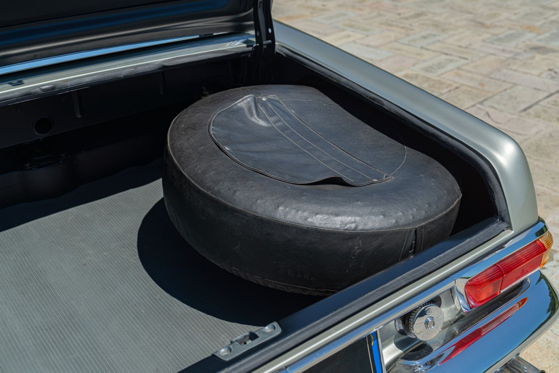1965 MERCEDES-BENZ 230 SL