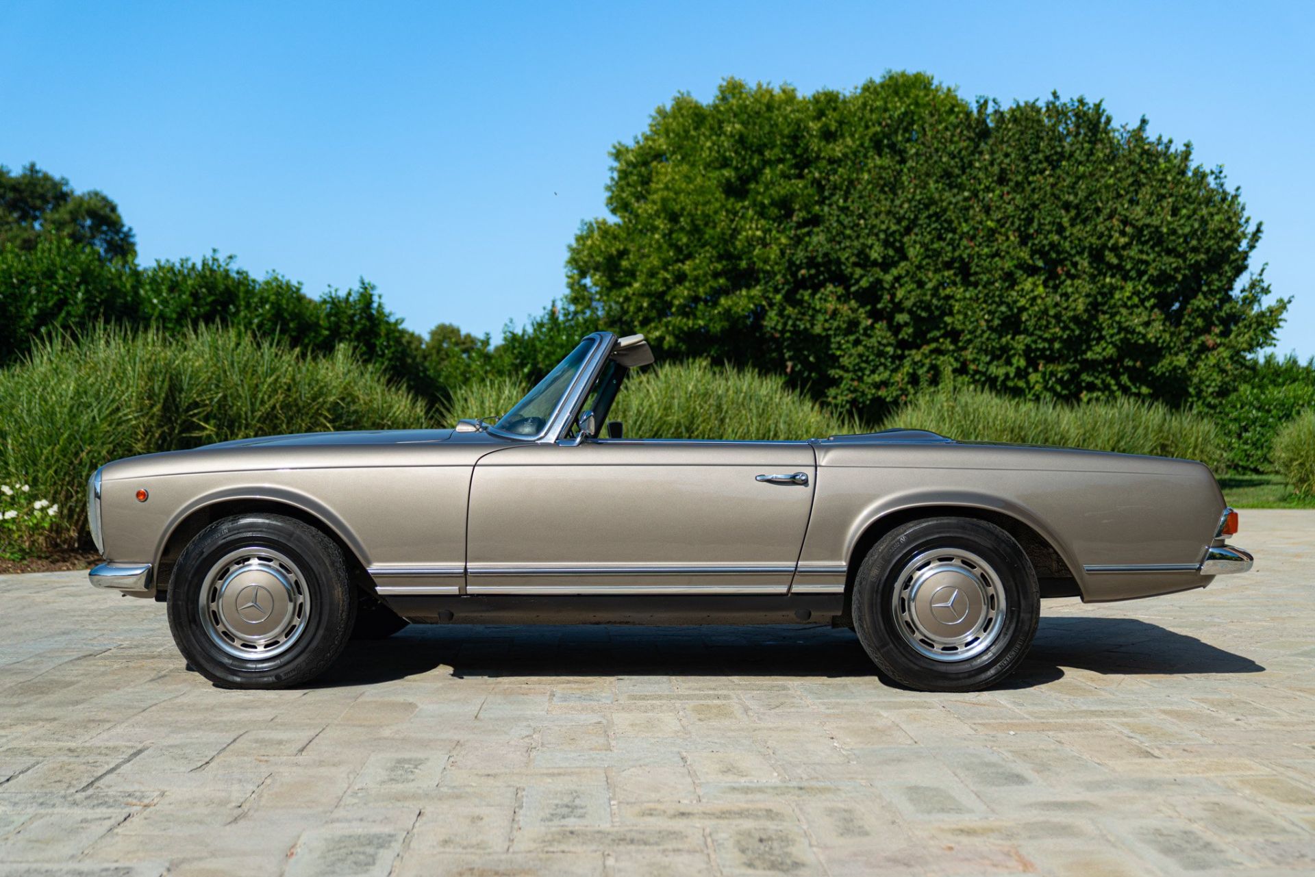 1969 MERCEDES-BENZ 280 SL