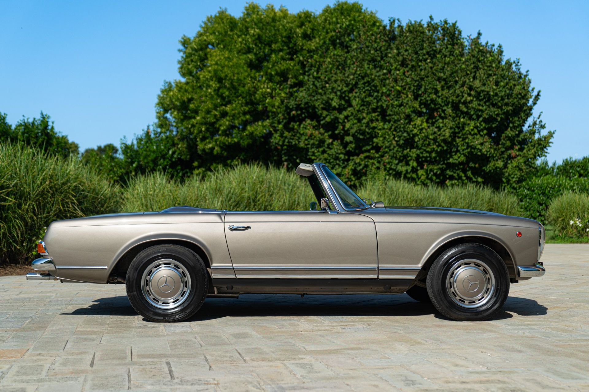 1969 MERCEDES-BENZ 280 SL