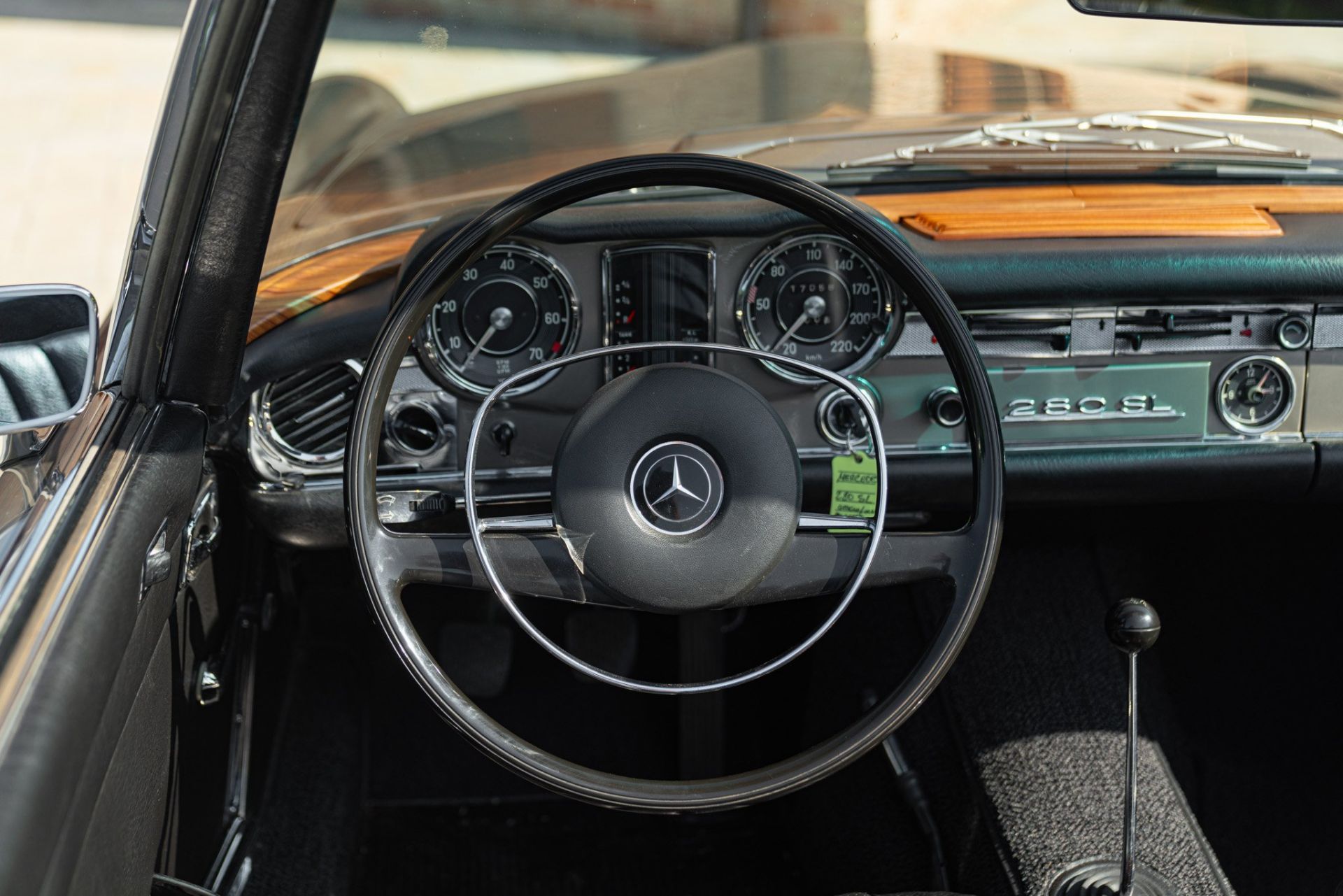 1969 MERCEDES-BENZ 280 SL