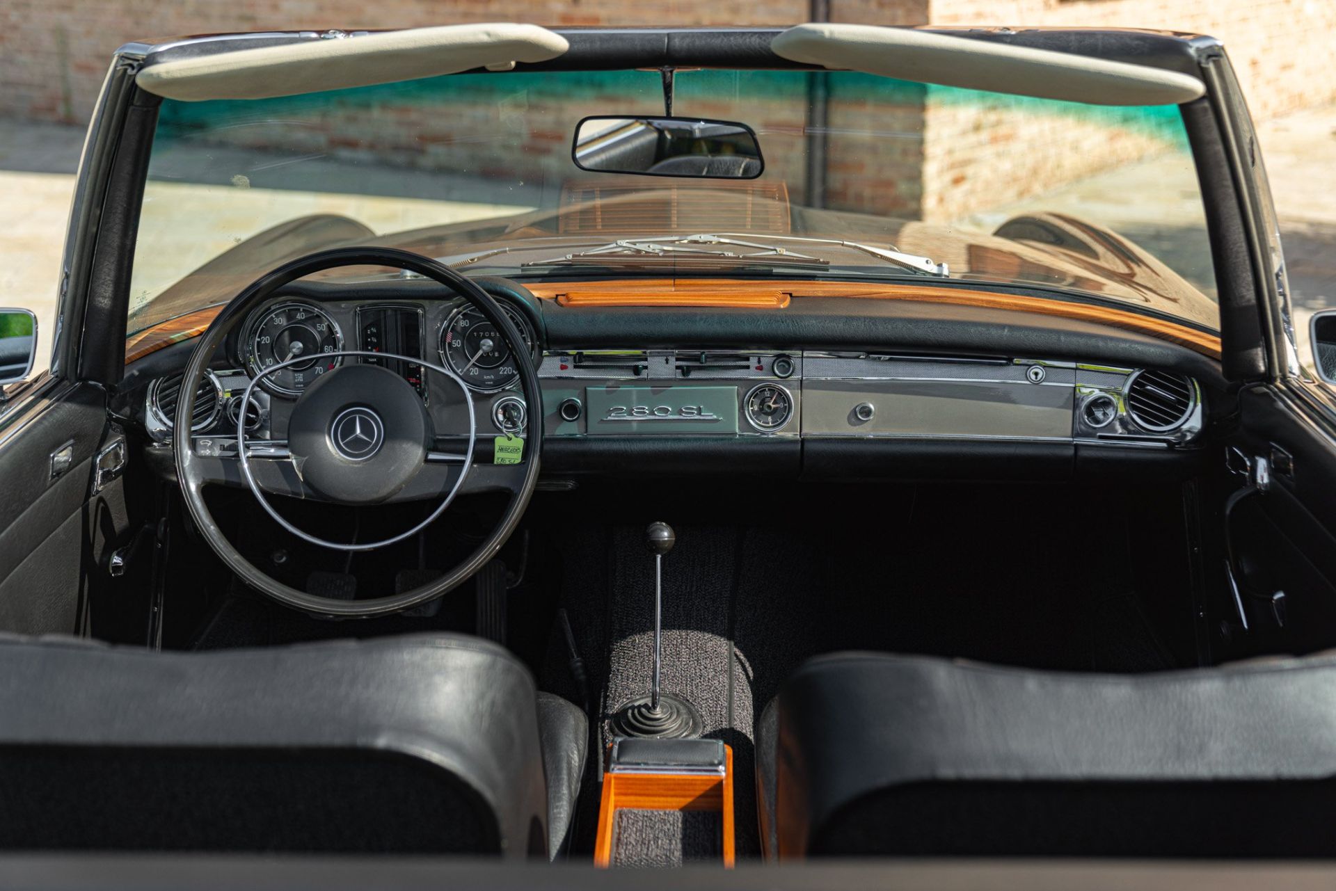 1969 MERCEDES-BENZ 280 SL
