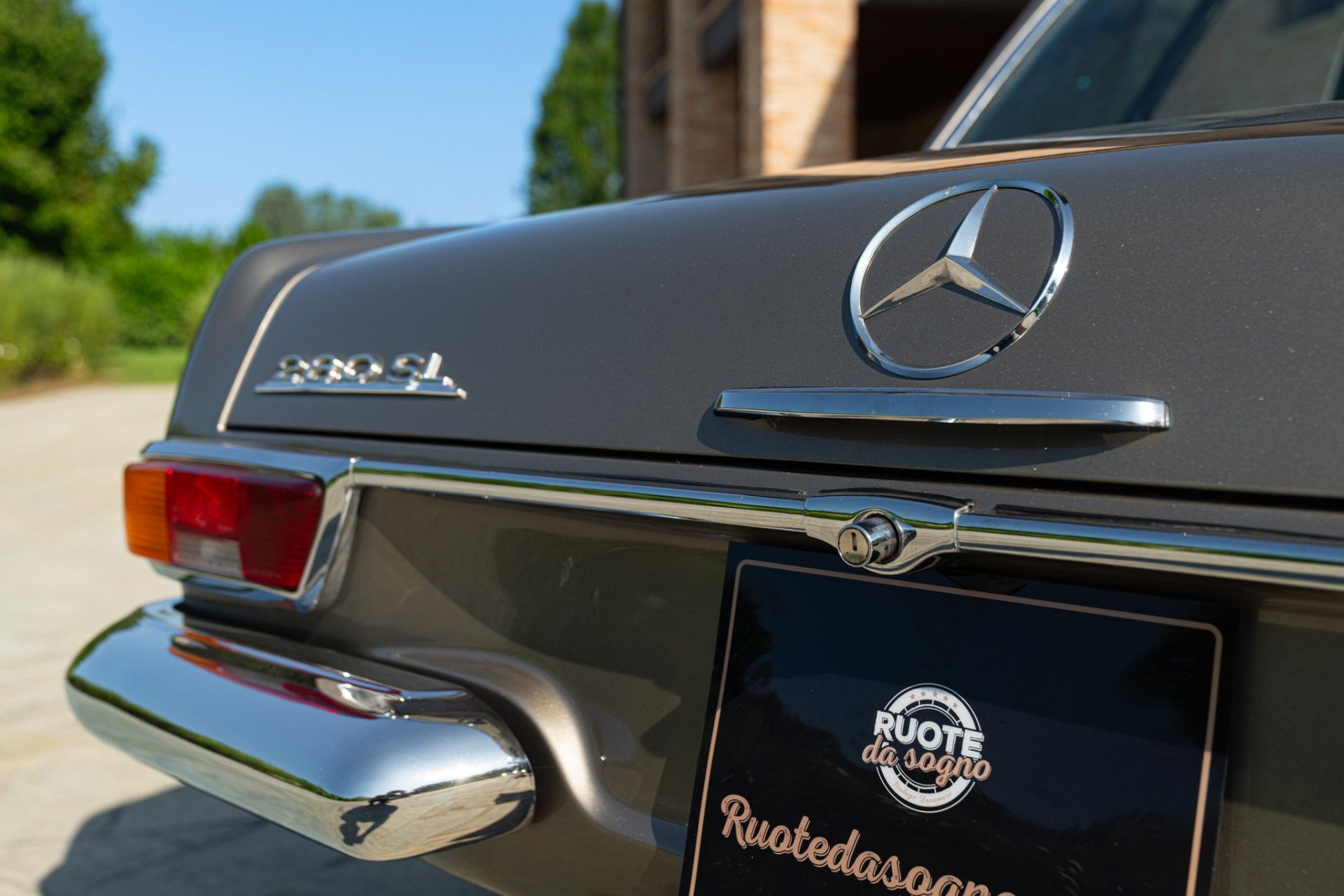 1969 MERCEDES-BENZ 280 SL