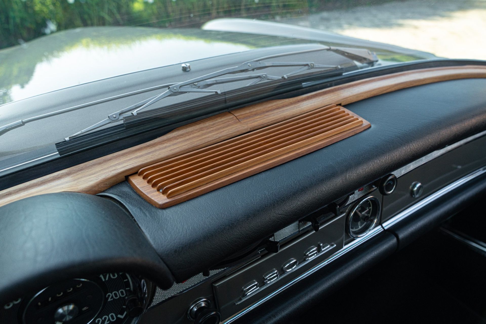 1969 MERCEDES-BENZ 280 SL