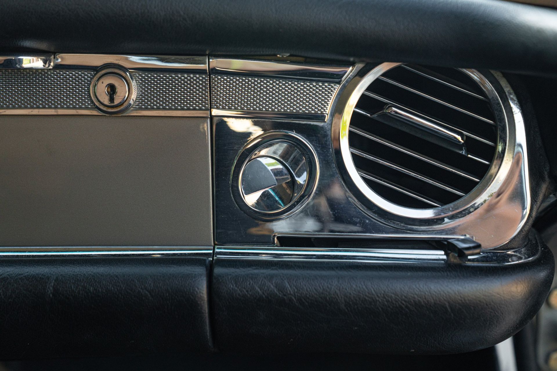 1969 MERCEDES-BENZ 280 SL