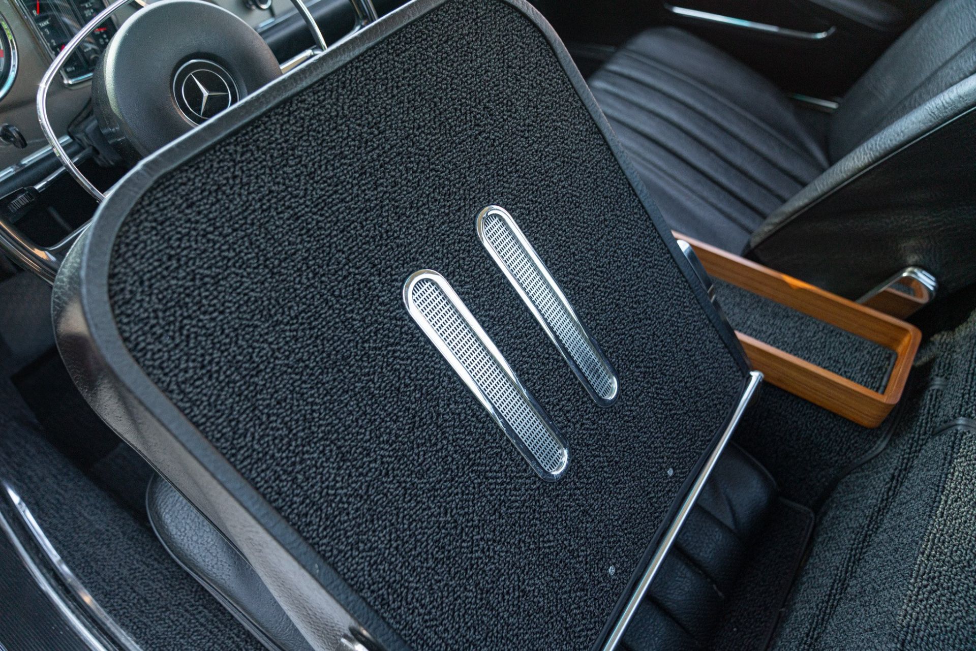 1969 MERCEDES-BENZ 280 SL