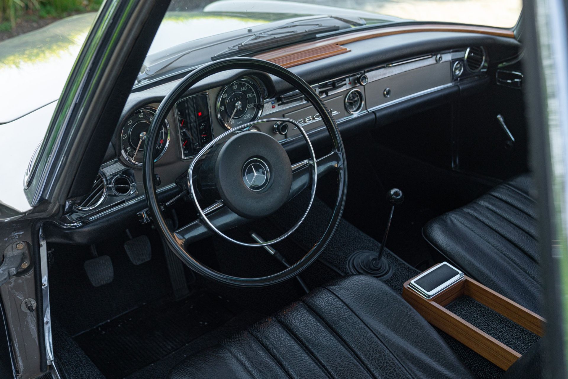 1969 MERCEDES-BENZ 280 SL