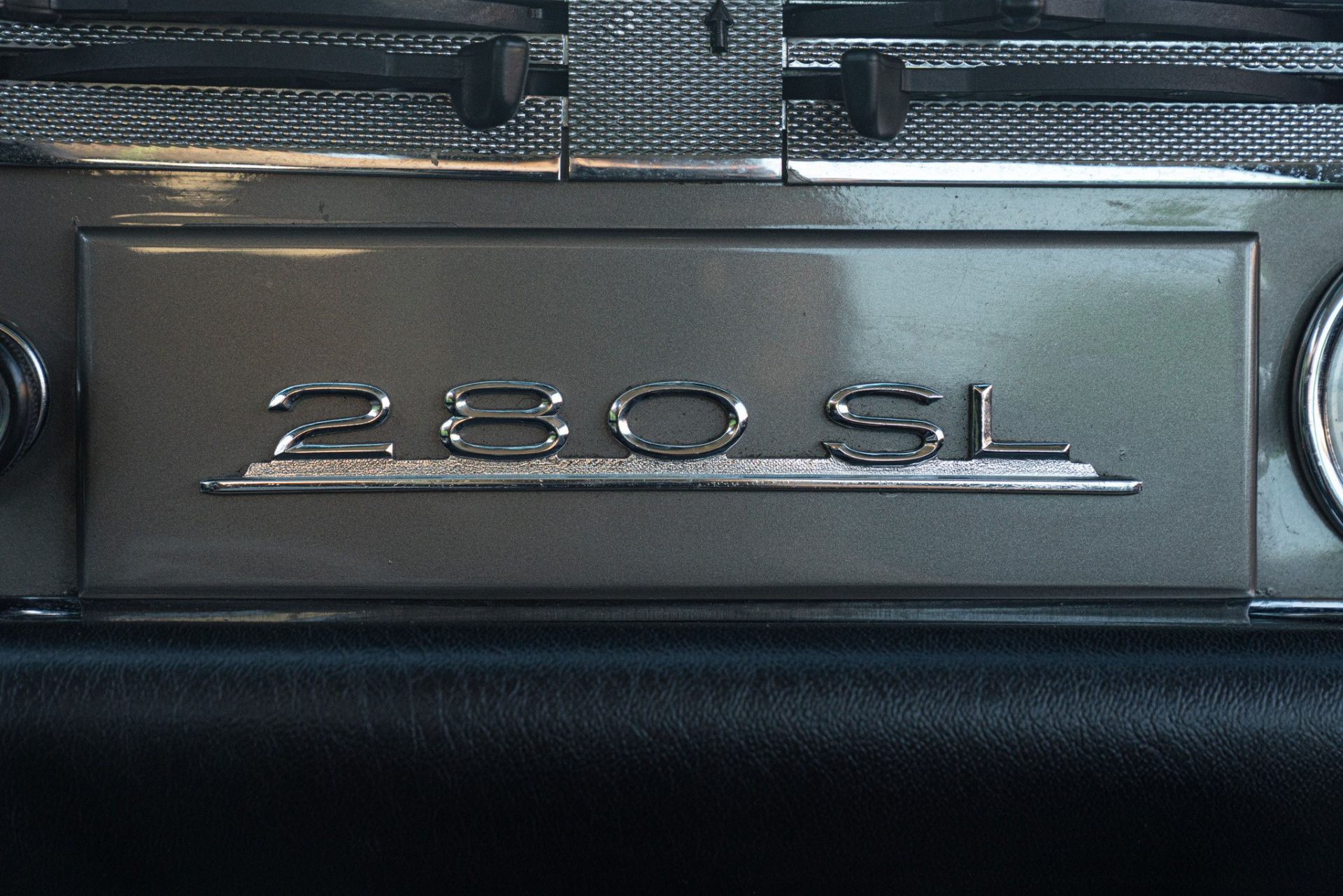 1969 MERCEDES-BENZ 280 SL
