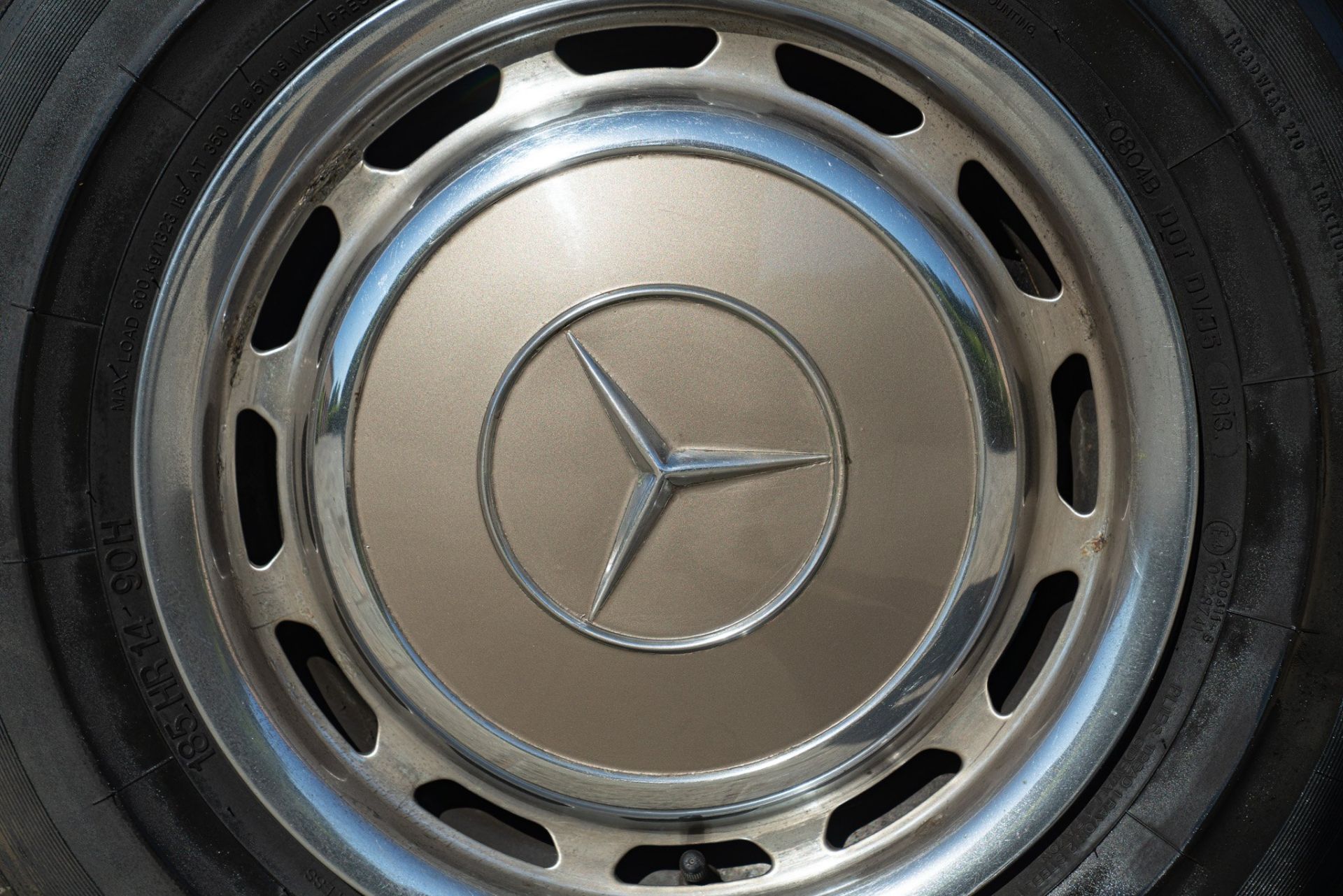 1969 MERCEDES-BENZ 280 SL