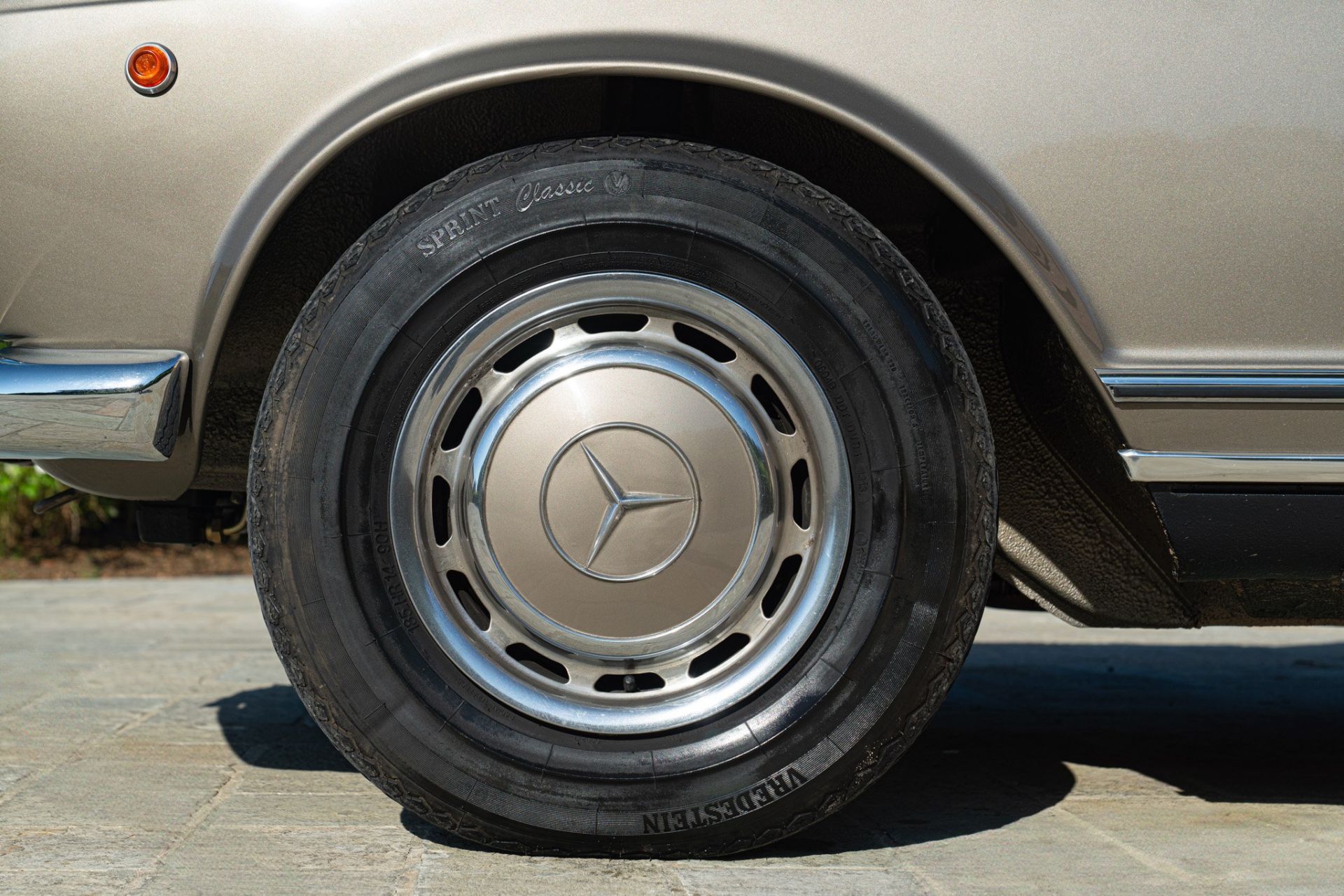 1969 MERCEDES-BENZ 280 SL