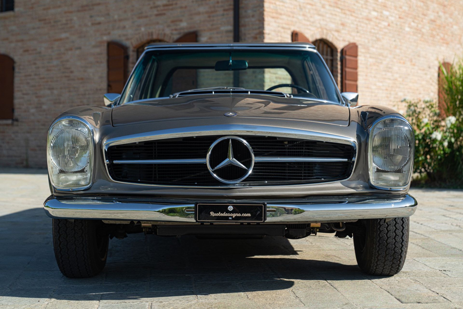 1969 MERCEDES-BENZ 280 SL