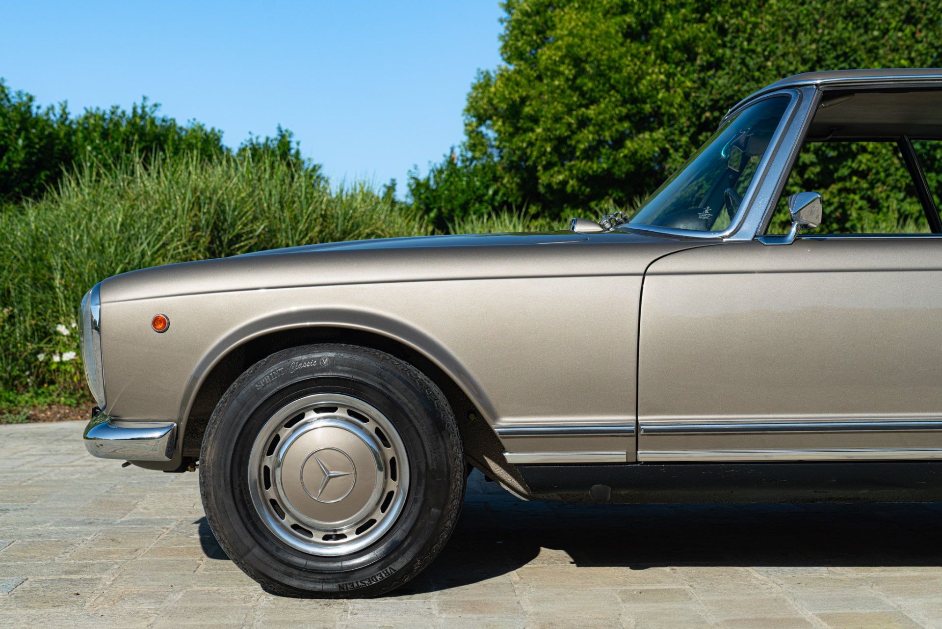 1969 MERCEDES-BENZ 280 SL