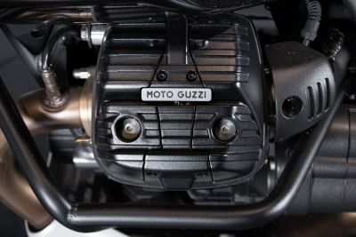 2022 MOTO GUZZI V85 TT GUARDIA D’ONORE 1946
