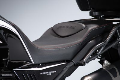 2022 MOTO GUZZI V85 TT GUARDIA D’ONORE 1946